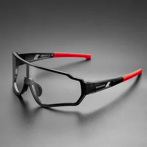 Photochromic Cycling Glasses